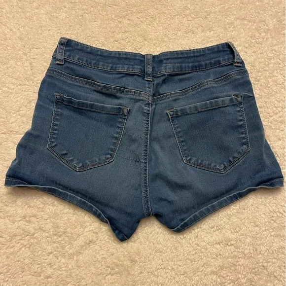 S.O. Jean Short - Picture 5 of 6